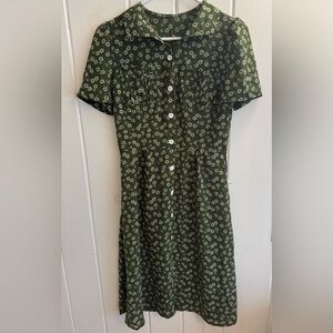 Vintage handmade Green Floral Button-Front Women’s Dress